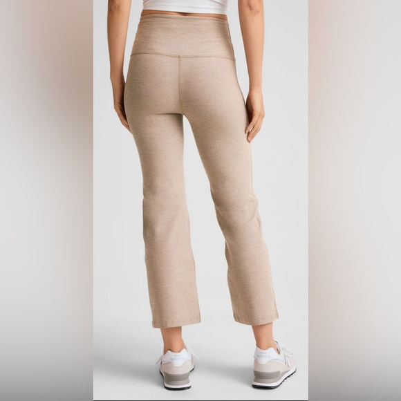 Beyond Yoga Set - Picture 3 of 15